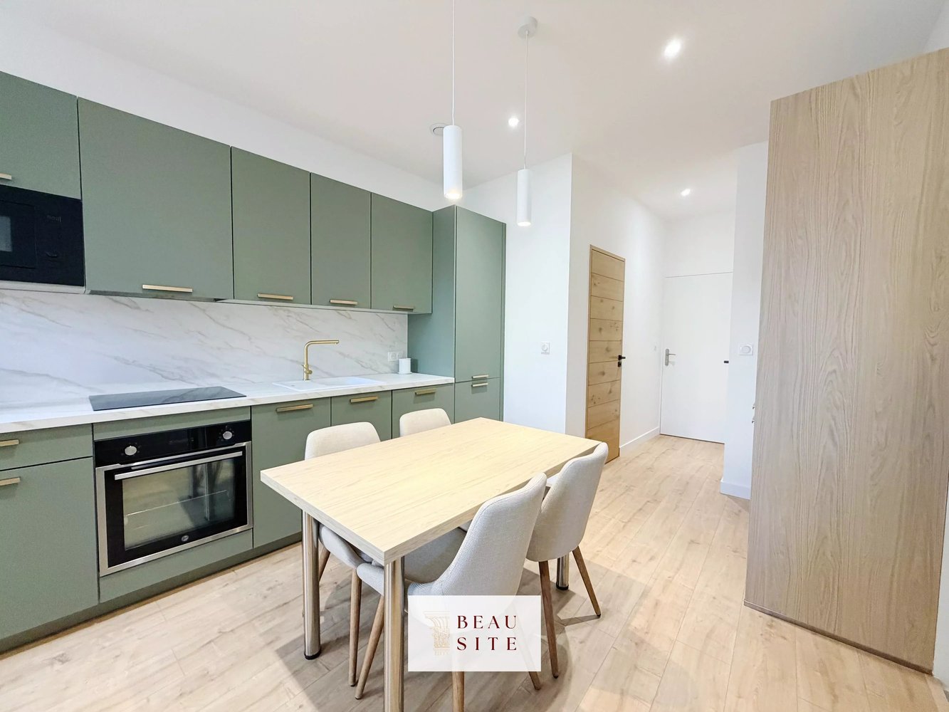 Property photo in Carre d'Or