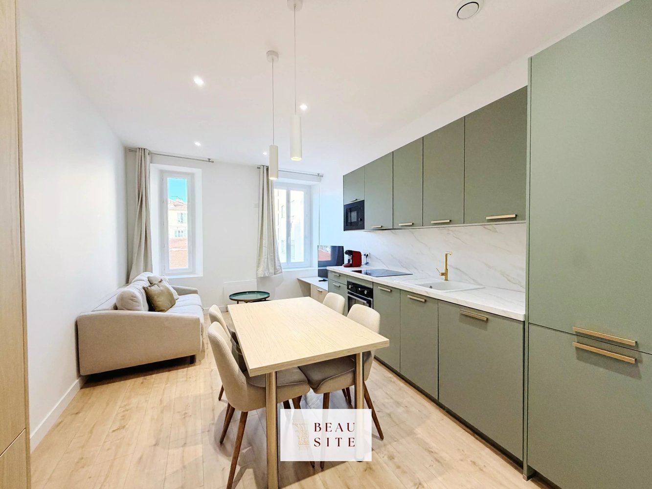 Property photo in Carre d'Or