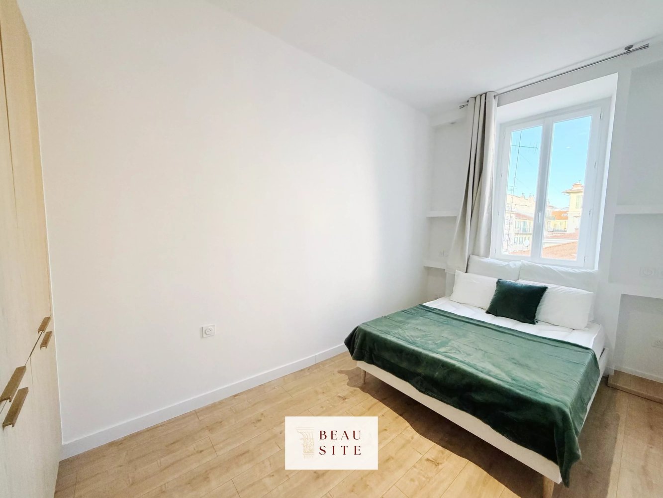 Property photo in Carre d'Or