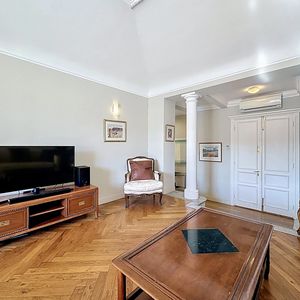 Property in Carre d'Or