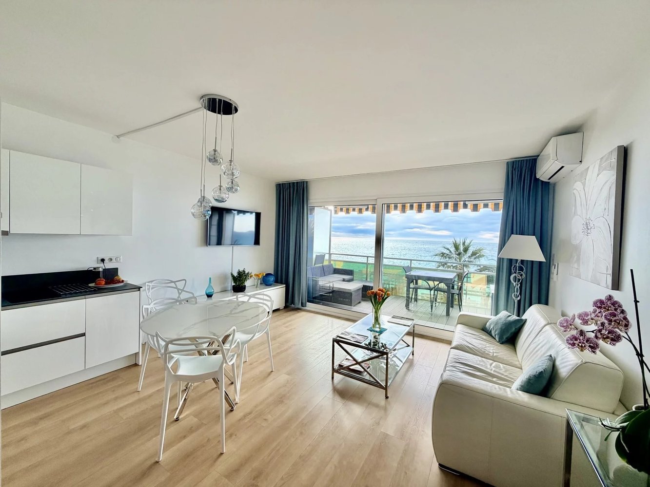 Property photo in Carre d'Or