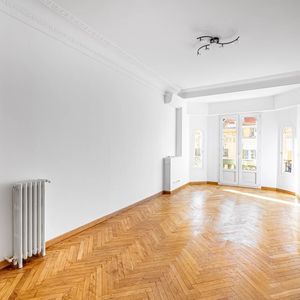 Property in Carre d'Or