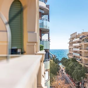 Property in Carre d'Or