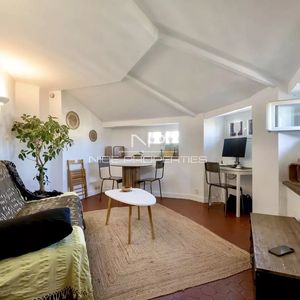 Property in Carre d'Or