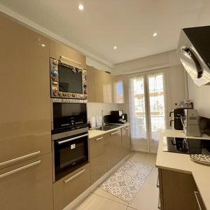 Property in Carre d'Or