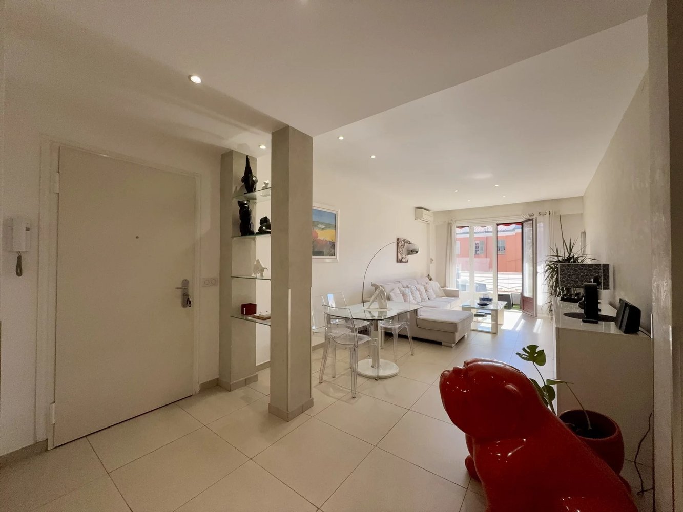 Property photo in Carre d'Or