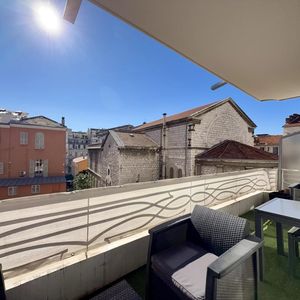 Property in Carre d'Or