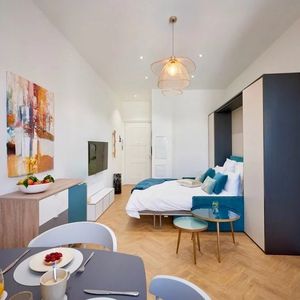 Property in Carre d'Or