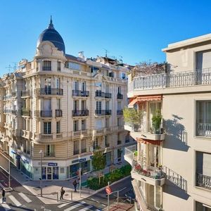 Property in Carre d'Or