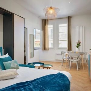 Property in Carre d'Or