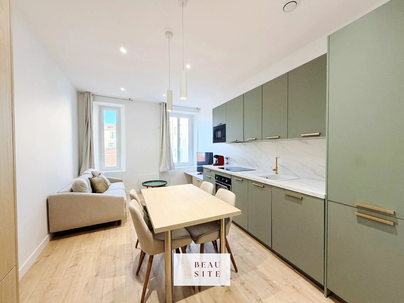 Property photo in Carre d'Or