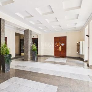 Property in Carre d'Or