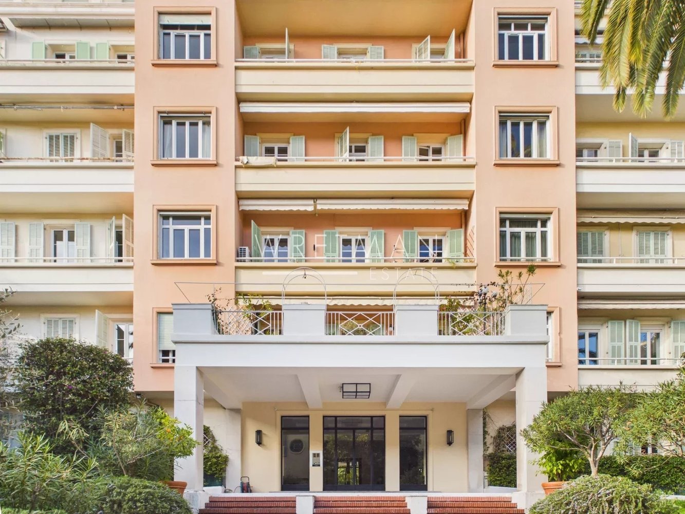 Property photo in Carre d'Or