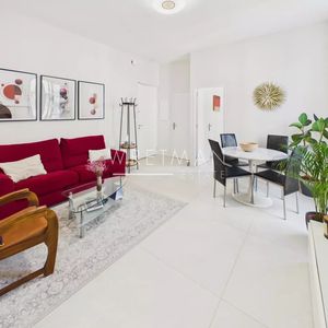 Property in Carre d'Or