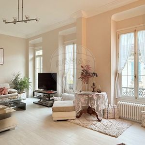 Property in Carre d'Or