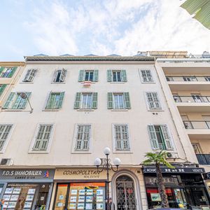 Property in Carre d'Or