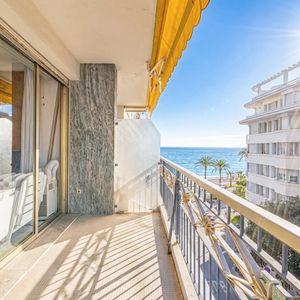 Property in Carre d'Or