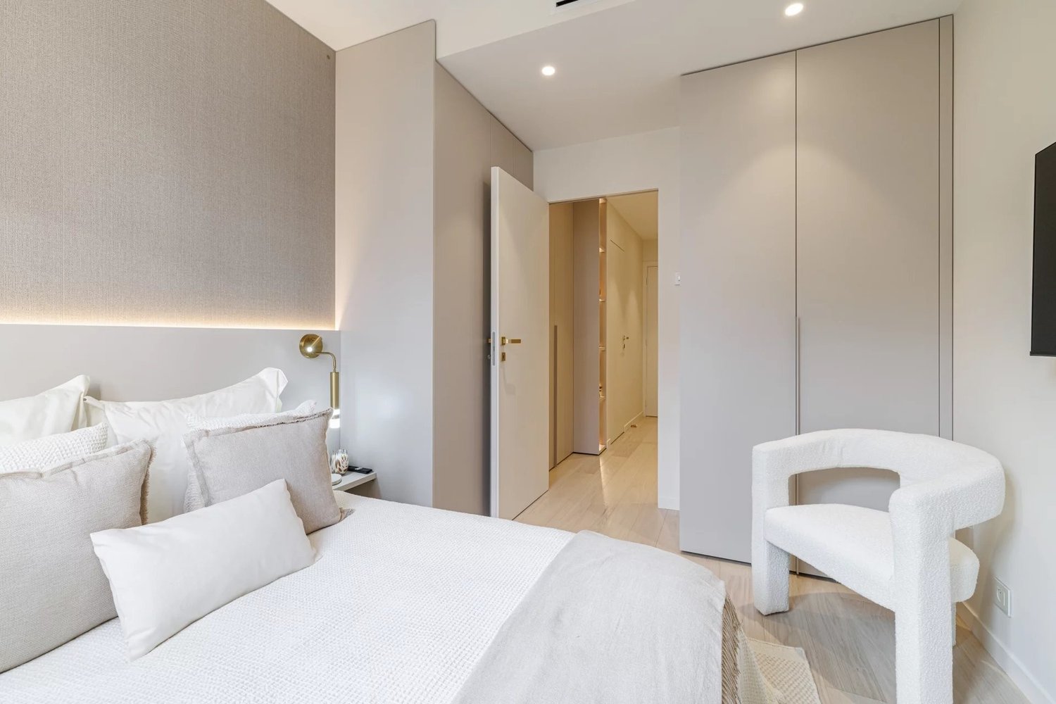 Property photo in Port