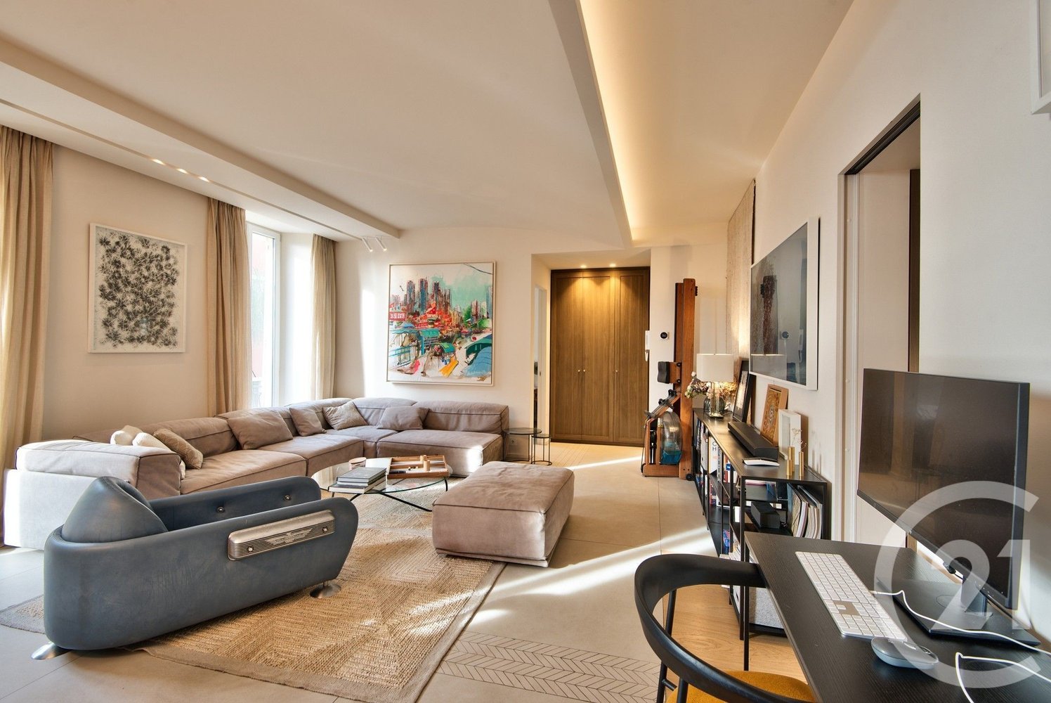 Property photo in Port