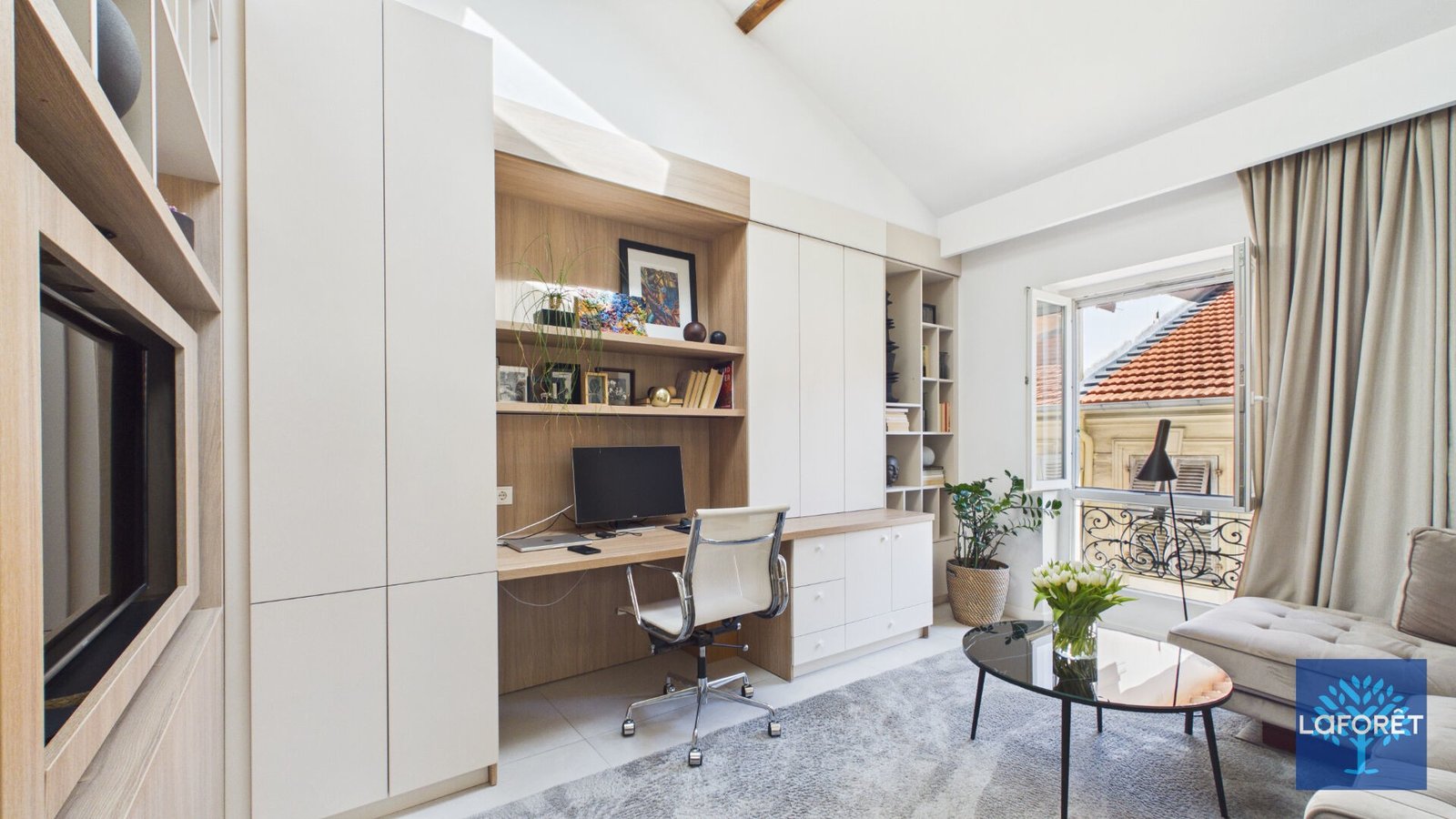 Property photo in Carre d'Argent