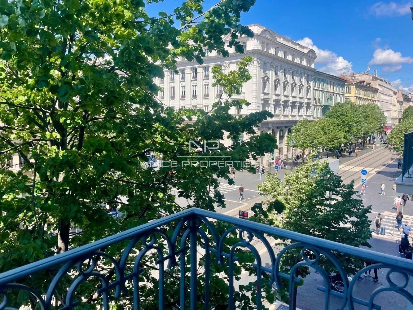 Property photo in Carre d'Argent