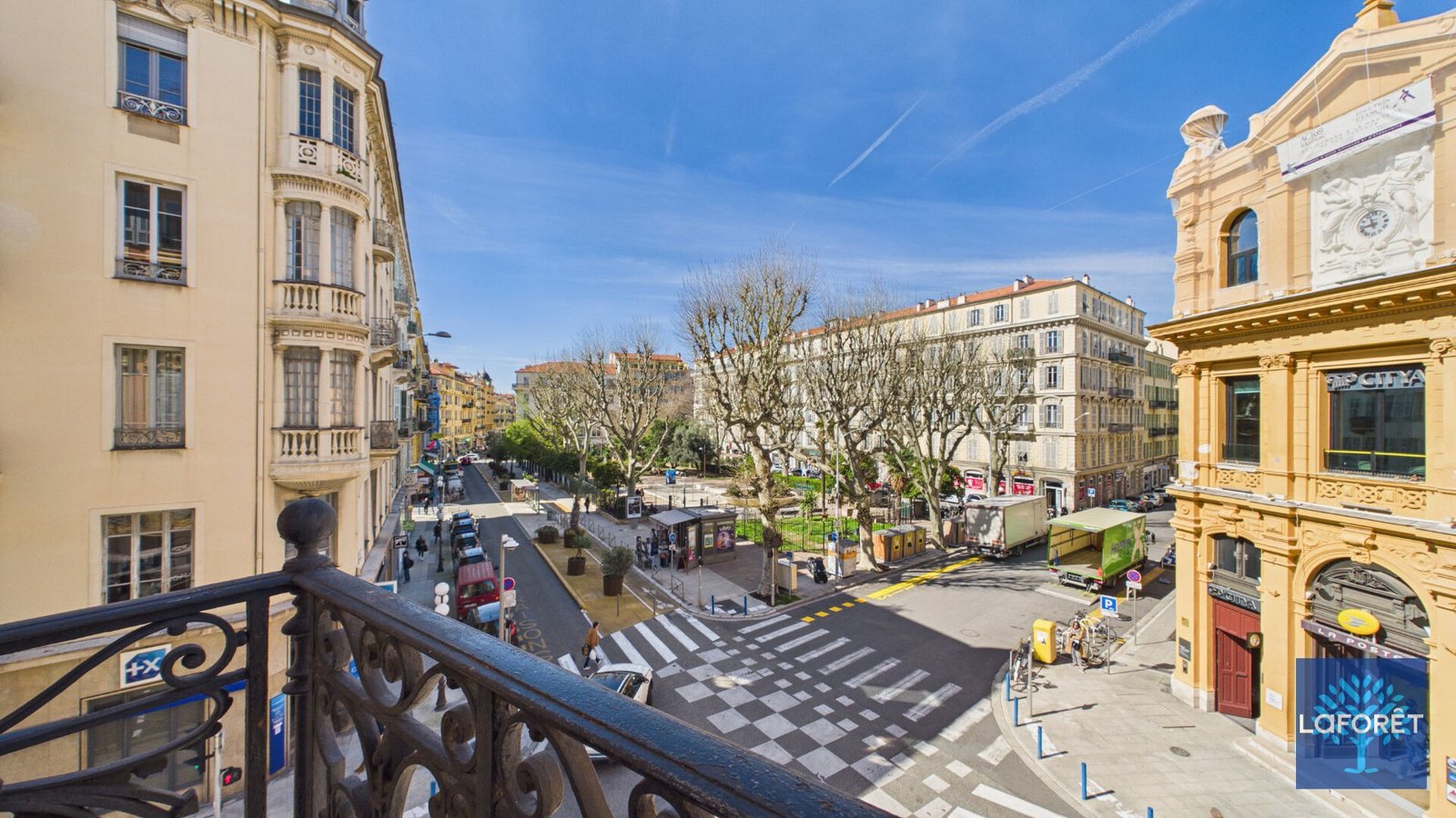 Property photo in Carre d'Argent