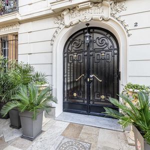 Property in Carre d'Argent