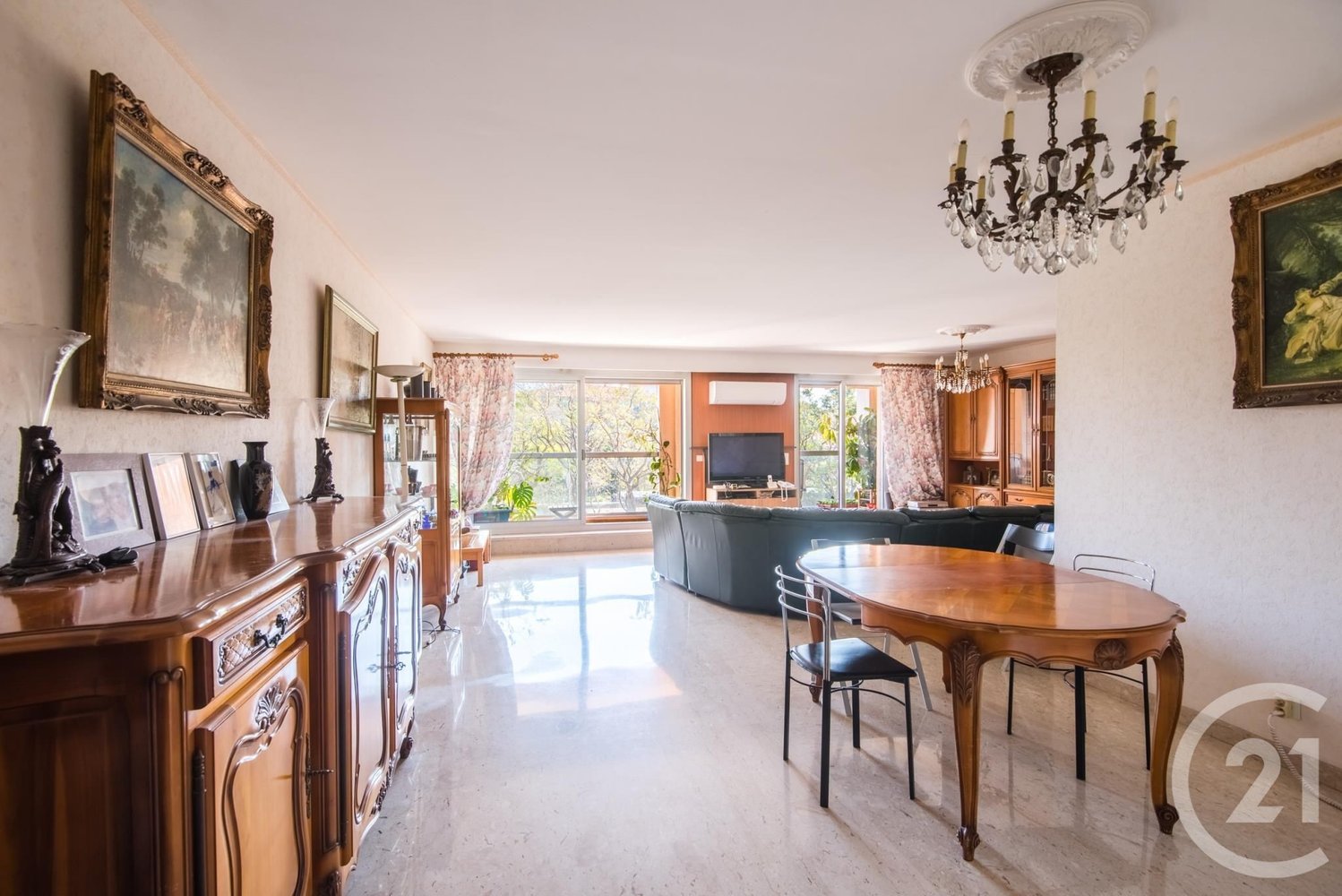 Property photo in Carre d'Argent