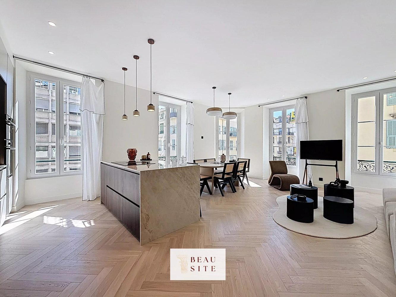 Property photo in Carre d'Argent