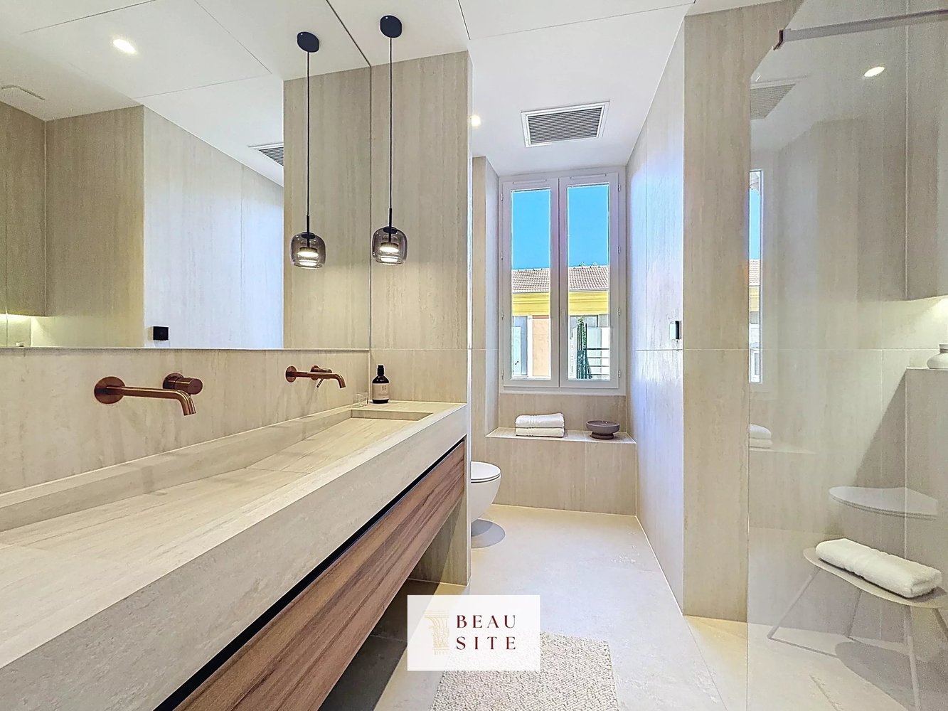 Property photo in Carre d'Argent