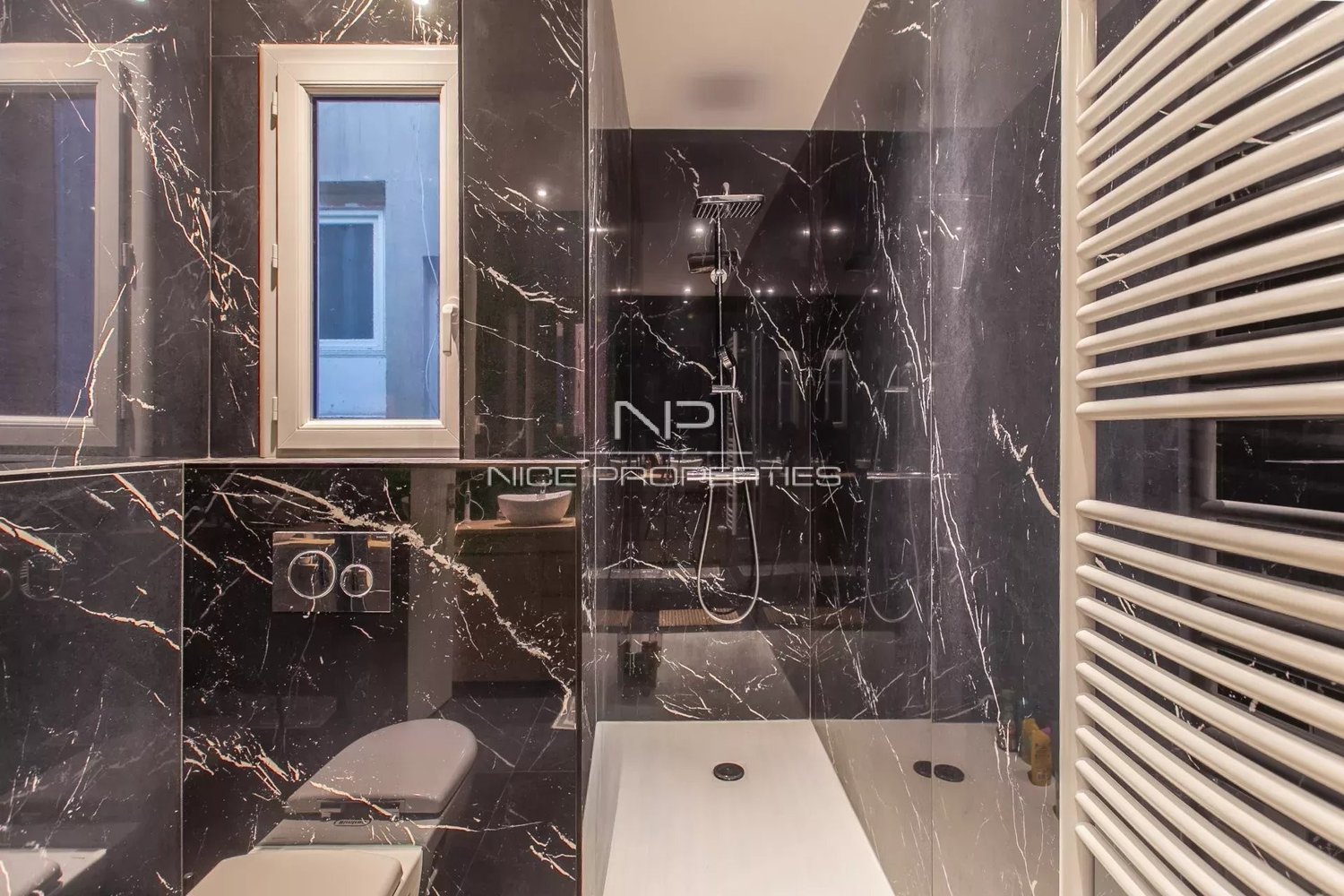 Property photo in Carre d'Argent