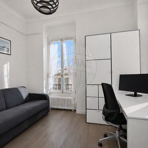 Property in Carre d'Or