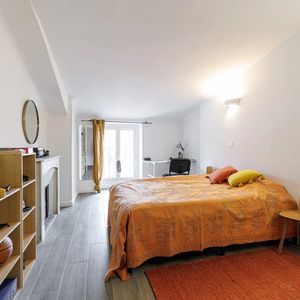 Property in Carre d'Or