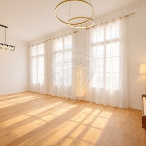 Property in Carre d'Or