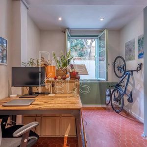 Property in Carre d'Or