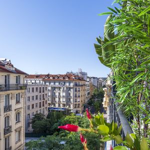 Property in Carre d'Or