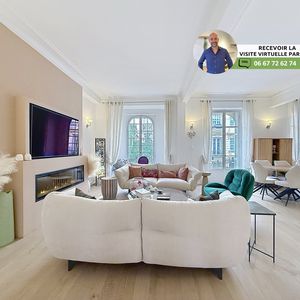 Property in Carre d'Or