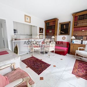 Property in Carre d'Or