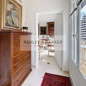 Property in Carre d'Or