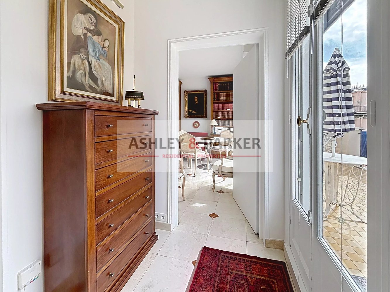 Property photo in Carre d'Or