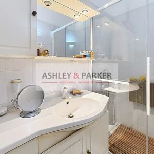 Property in Carre d'Or