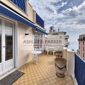 Property in Carre d'Or