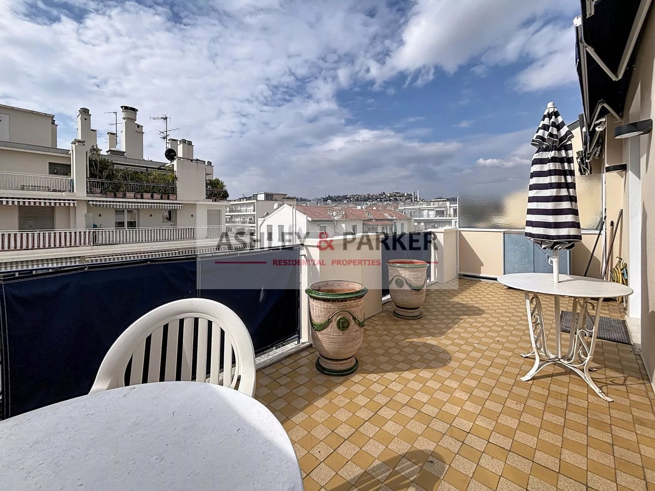 Property photo in Carre d'Or