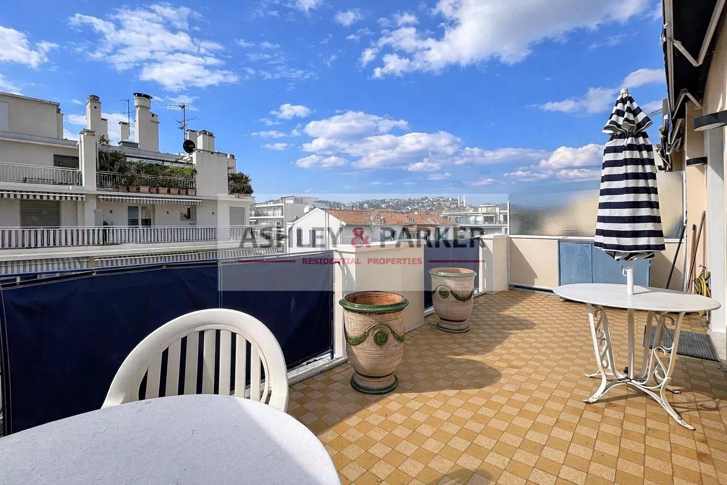 Property photo in Carre d'Or