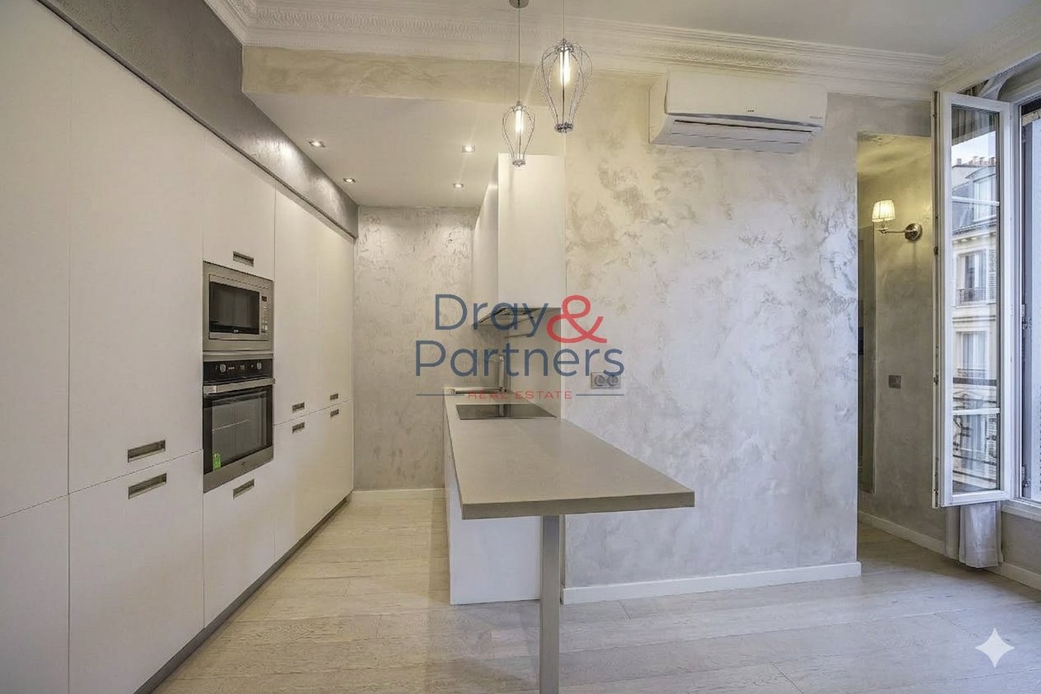 Property photo in Carre d'Or