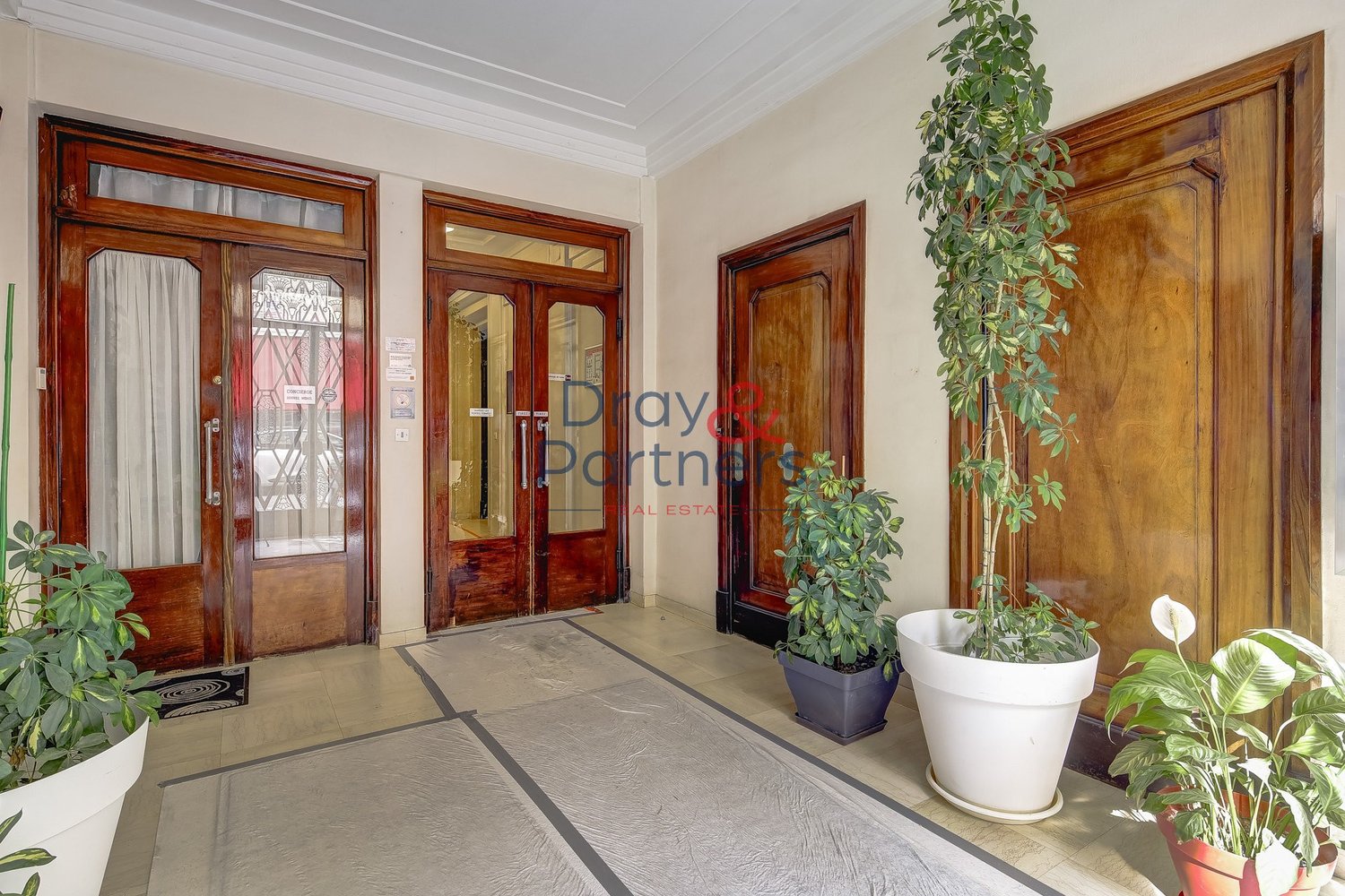 Property photo in Carre d'Or