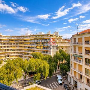 Property in Carre d'Or