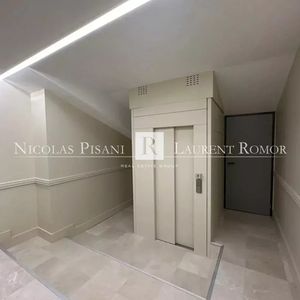 Property in Carre d'Or