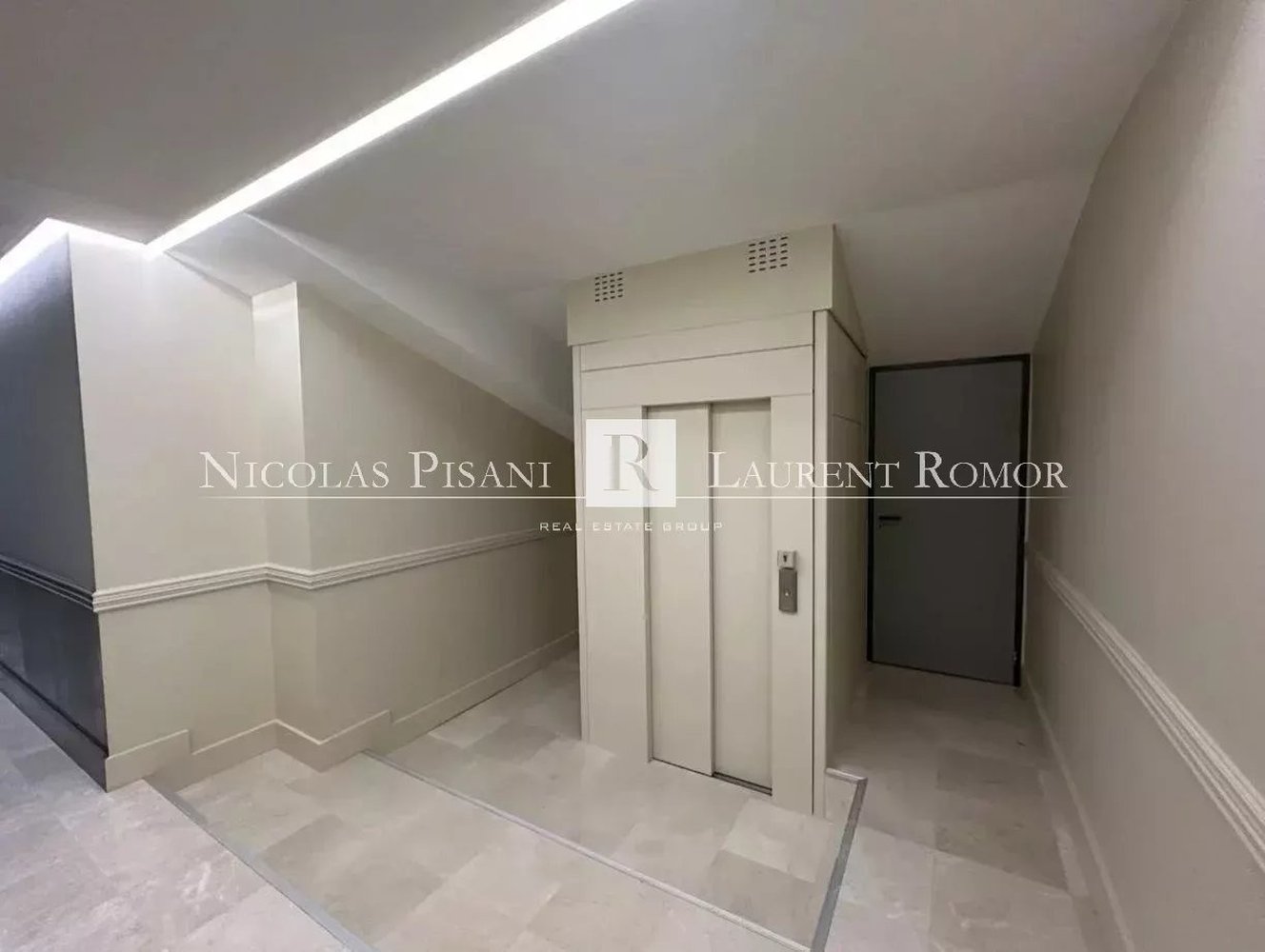 Property photo in Carre d'Or