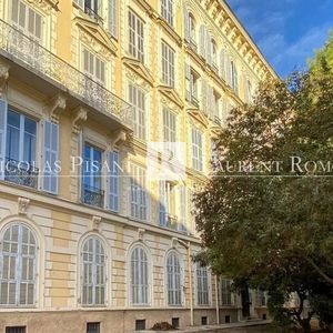 Property in Carre d'Or